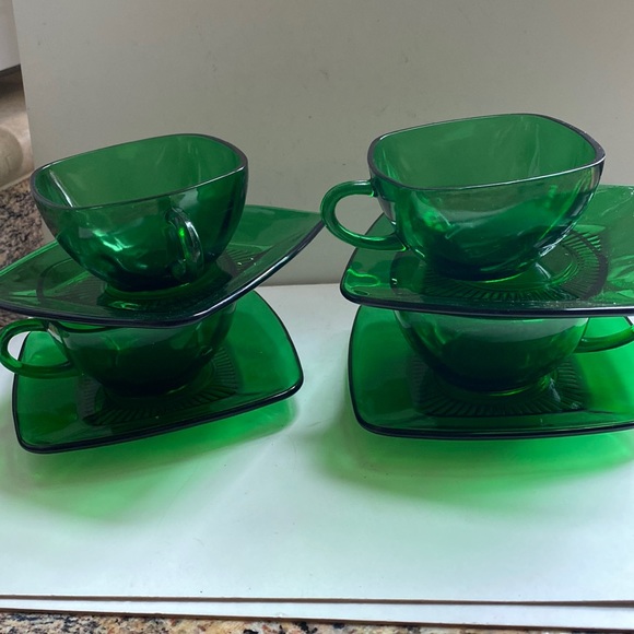 Anchor Hocking Forest Green depression glass cups and saucers (4) - Picture 7 of 7